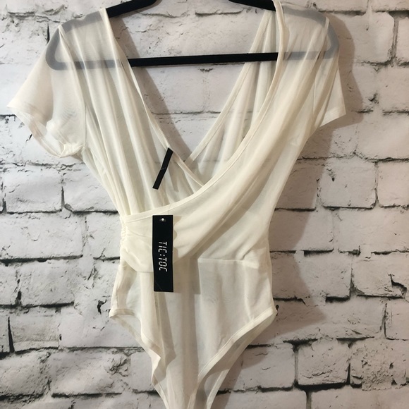 Forever 21 | White Sheer Surplice Bodysuit - Picture 6 of 6